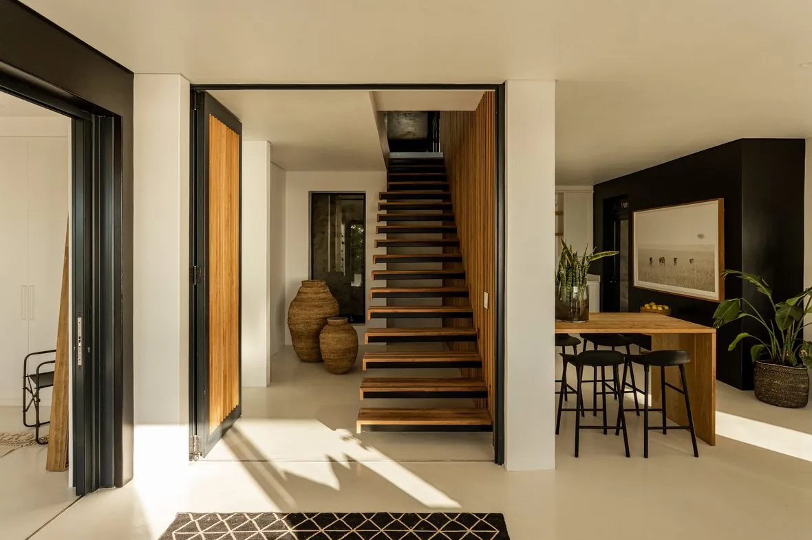 The entrance, and the stair