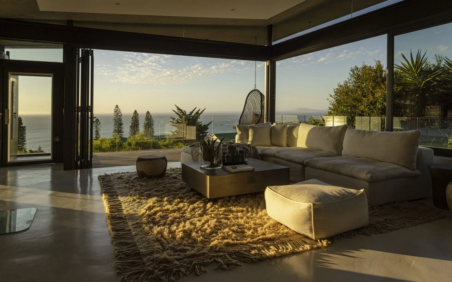 Every room frames one of Cape Town's icons.
