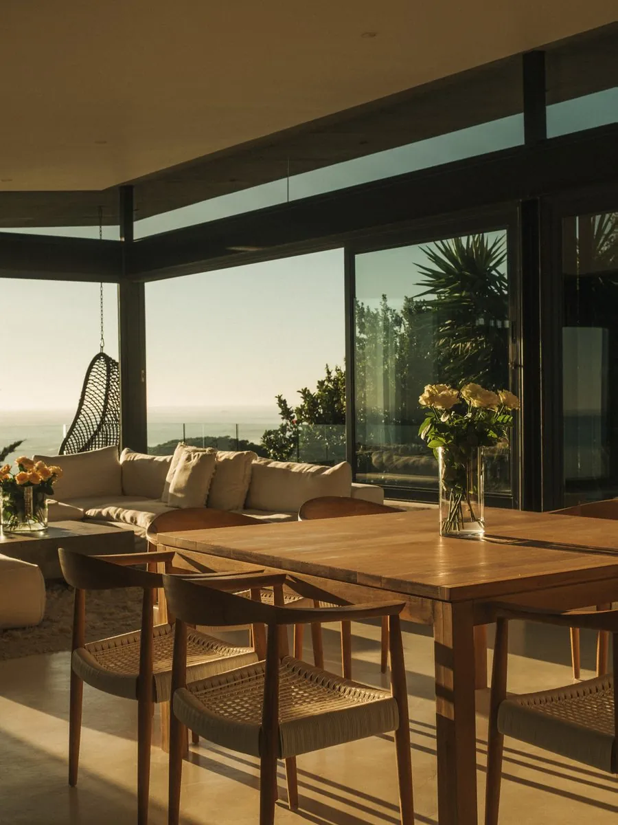 The table, laid