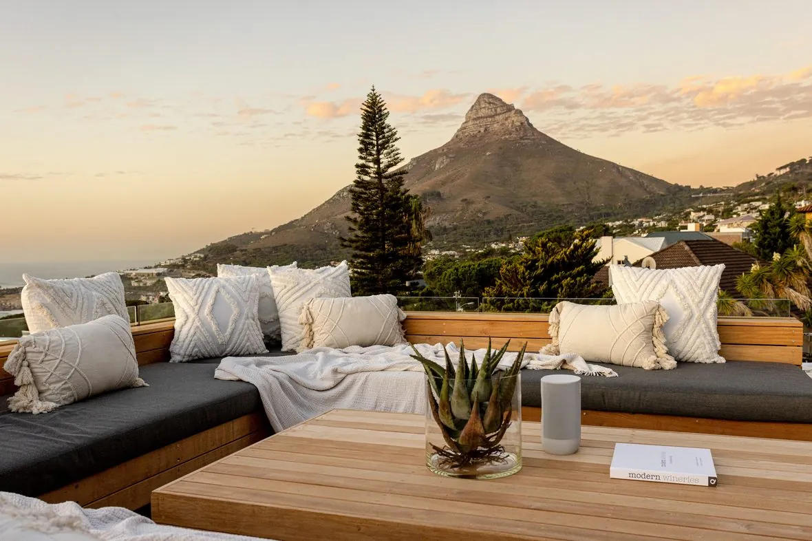 The rooftop and Lion's Head