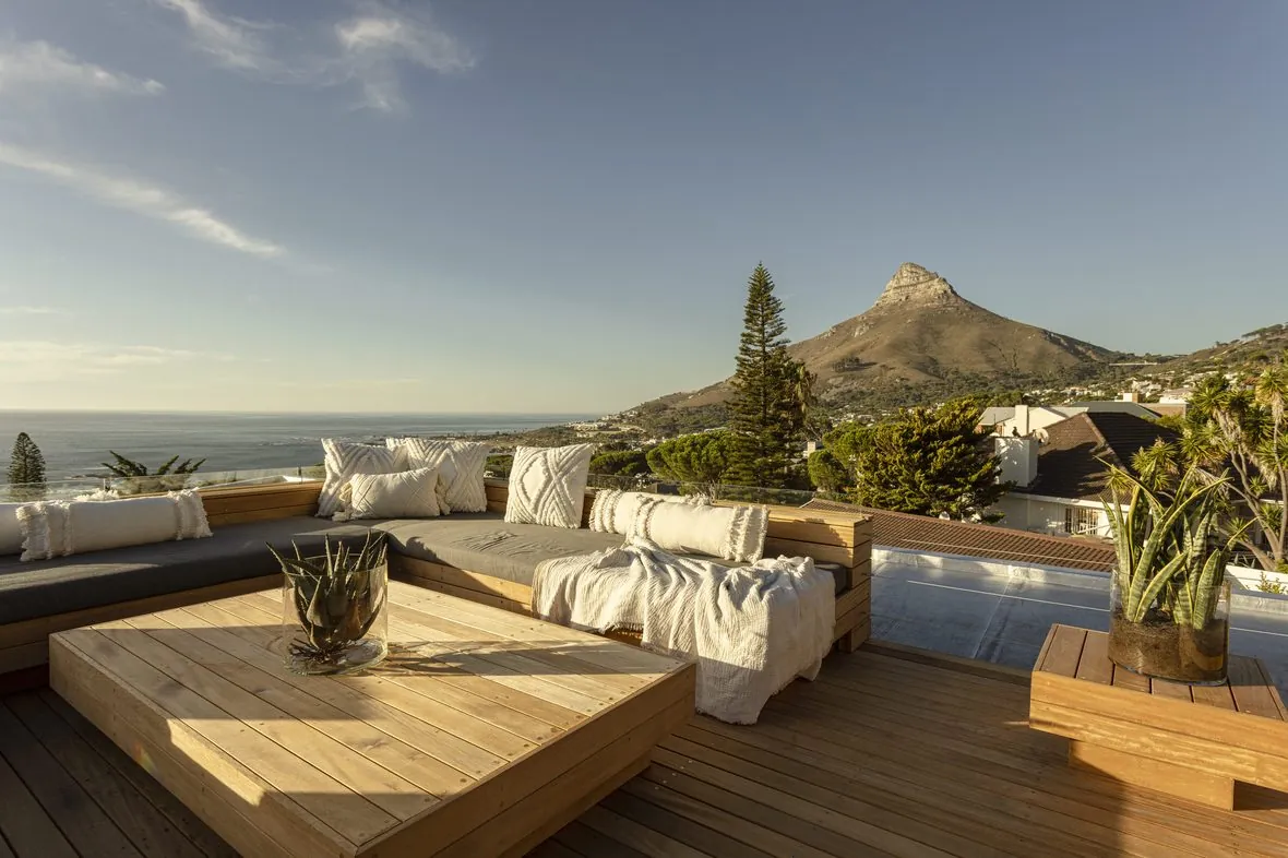 The rooftop, before dinner
