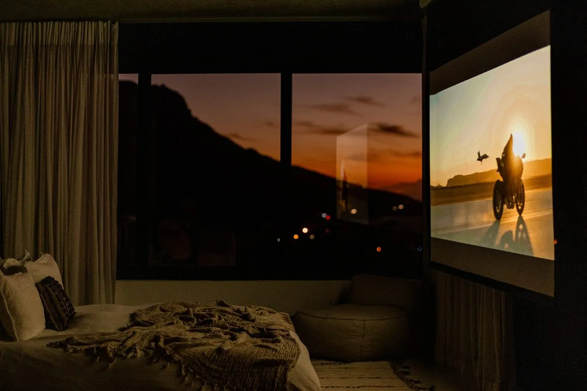 The screen, and the ocean behind it